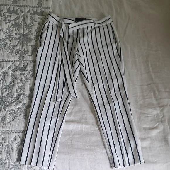 Banana Republic Women's White and Black Striped Avery Pants - Picture 1 of 4